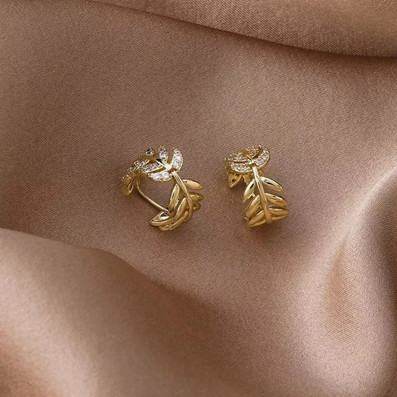 “Eden” Leaf Hoop Diamond Gold Elegant Dainty Circle Casual/Formal Gift Earrings - Picture 4 of 6